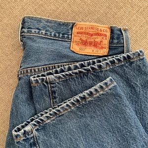 Levi’s 36 x 32 501 button fly